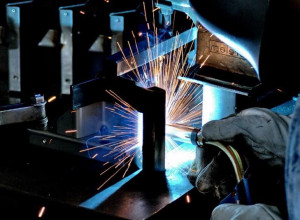 Фото: полуавтоматическая сварка